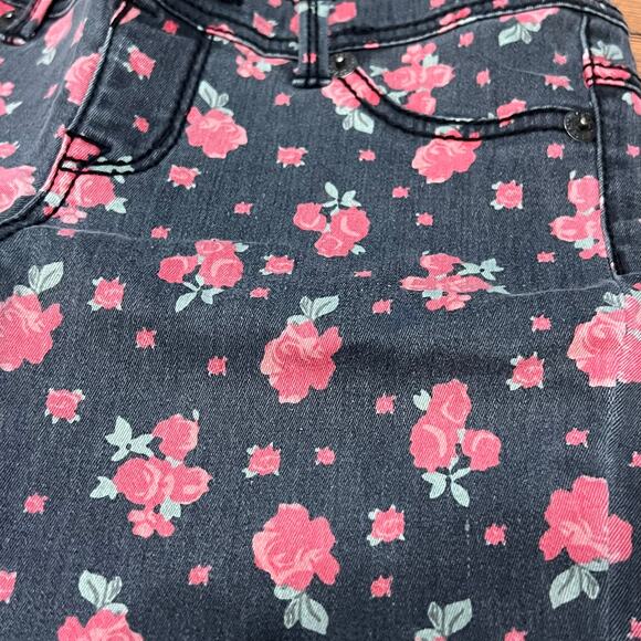 Wet Seal Vintage Rose Jeans S NWOT - Picture 3 of 6